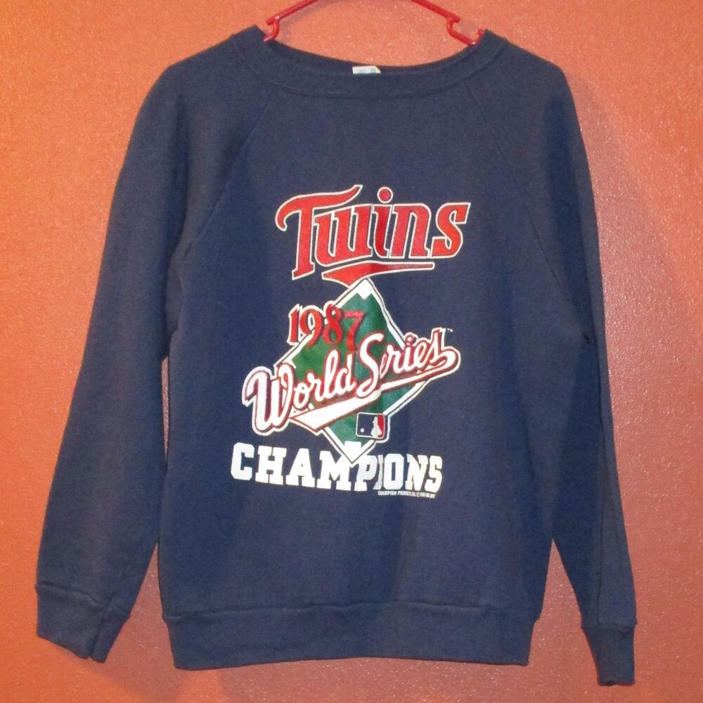 MLB Twins Sweatshirt 1987 Woman Large Blue Red Fun Champion Baseball Sweatshirt